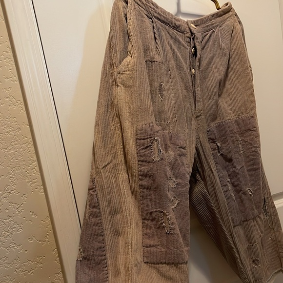 Magnolia Pearl Early Release Velvet Corduroy Drawstring Crop Pants - Picture 8 of 9